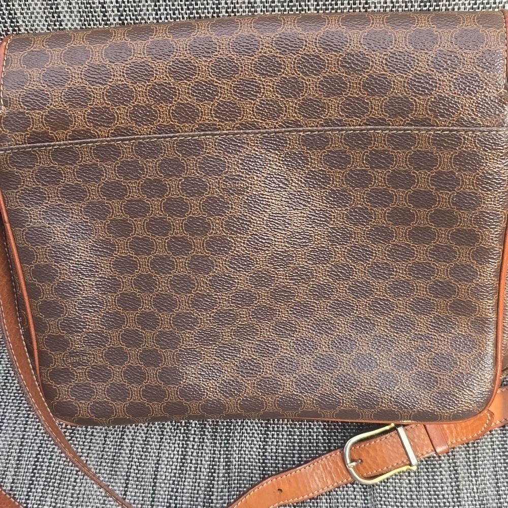 * GUC * Vintage Celine * - Picture 3 of 17